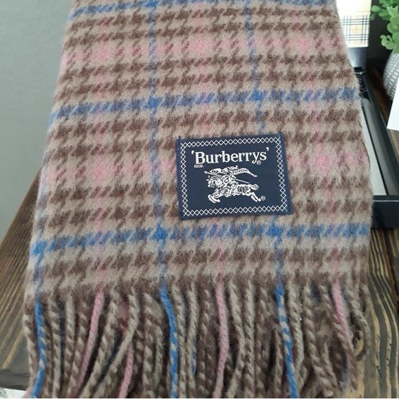 Burberry Shawl/Blanket - Picture 3 of 13